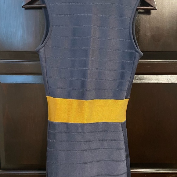 French Connection Mini Bandage Dress Navy Blue Gold Size 2 - Picture 6 of 7